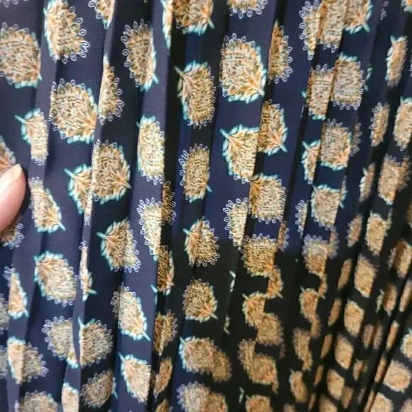 Banana Republic Women's Navy Blue Polyester Accordion Pleated Geo Print Maxi Ski - Picture 5 of 14